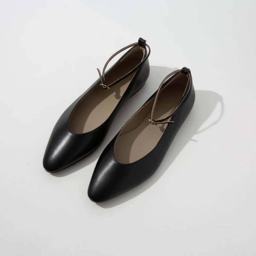 Rēden Love Flat Radically Comfortable Shoe Size